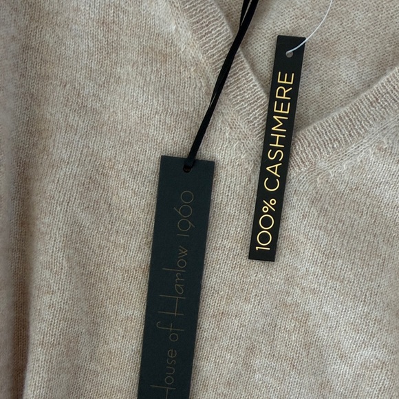 House of Harlow 1960 Cashmere V-Neck Sweater - Soft Tan - Picture 4 of 4